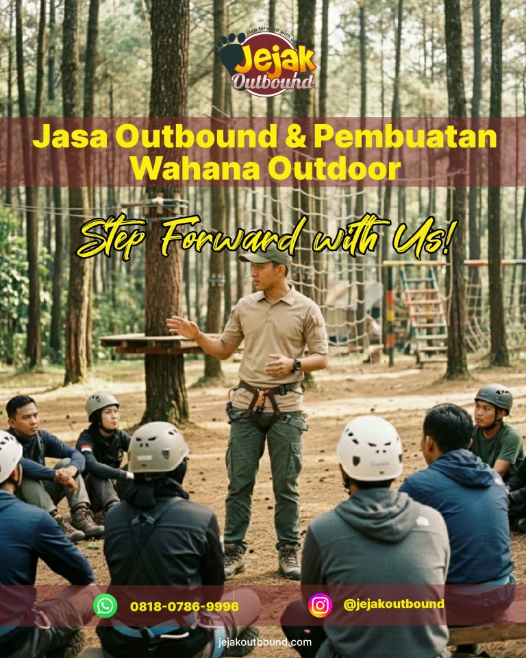 Instruktur outbound memandu peserta di wahana outdoor buatan tim jejak outbound.